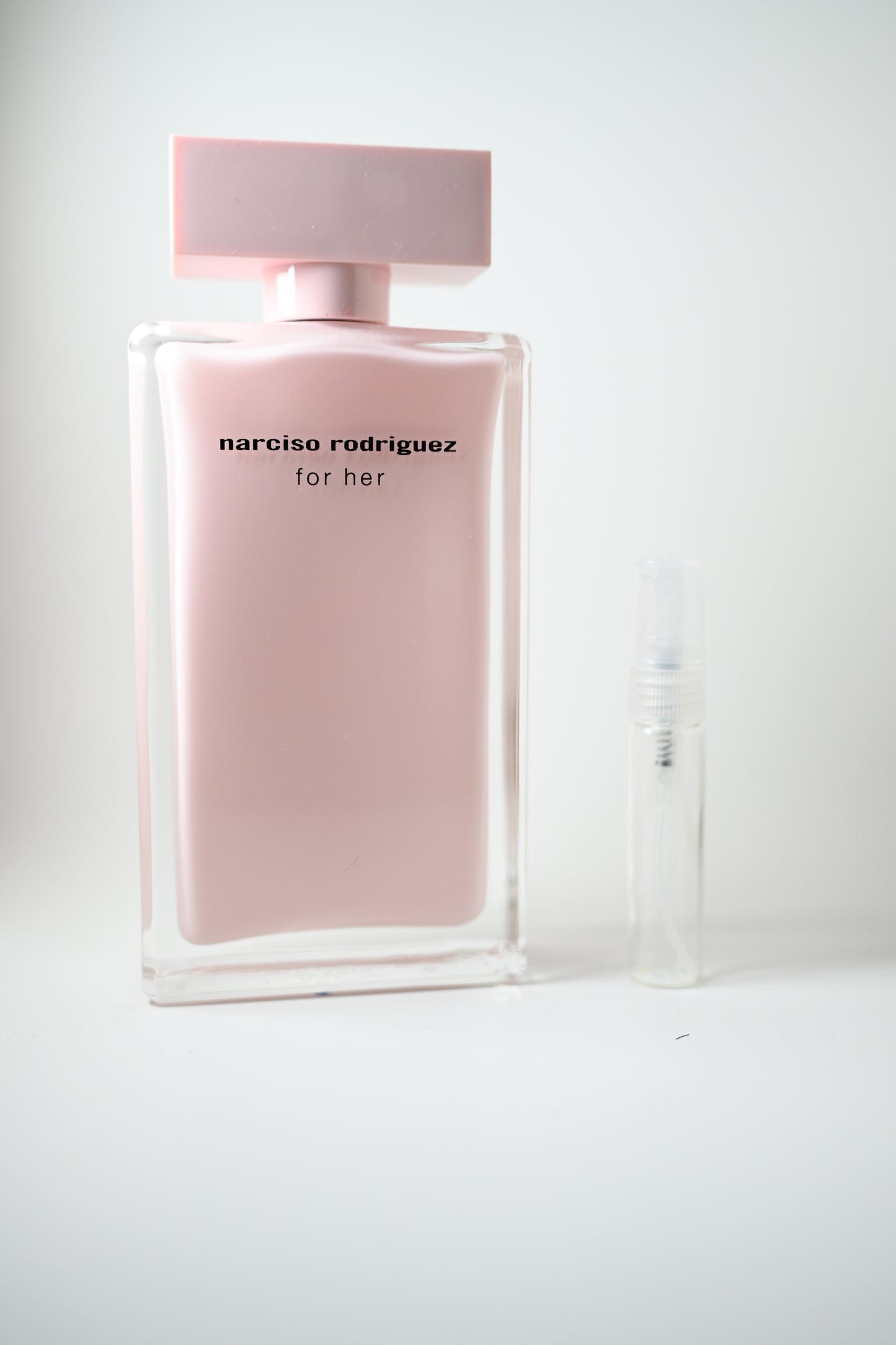 Narciso Rodriguez For Her Bottle Next to 5ML Decant - Perfumes de Adrian