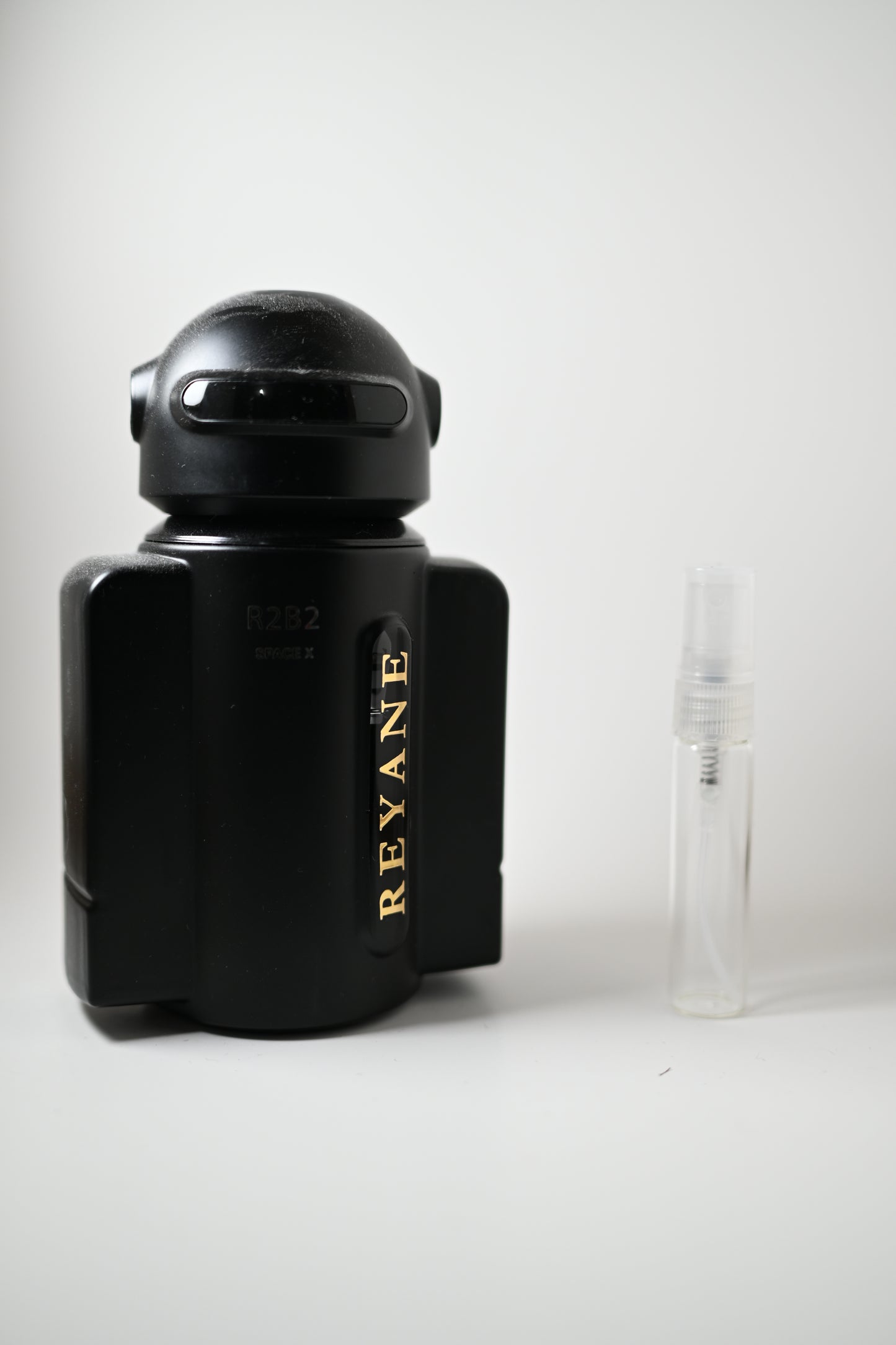 Reyane Tradition R2B2 Space X Bottle Next to 5ML Decant – Perfumes de Adrian